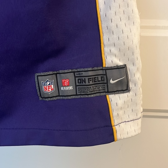 NFL Vikings Jersey, Peterson 28, kids Large, never worn, excellent condition - Picture 5 of 8